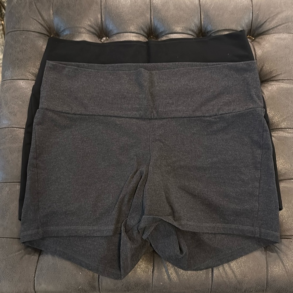 Old Navy MATERNITY ACTIVE shorts - large - 2 pair